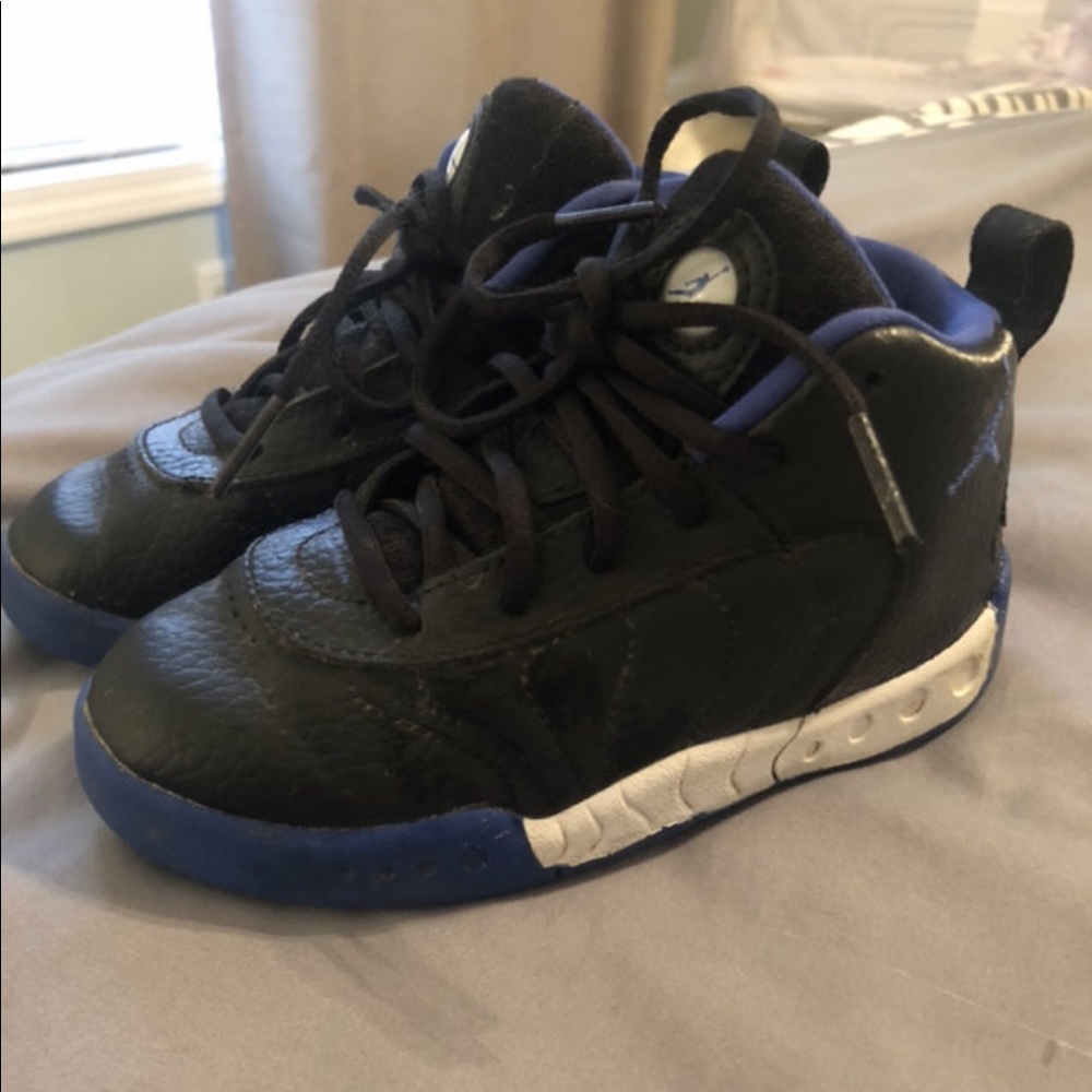 Toddler size 9 Jordan jumpmans
